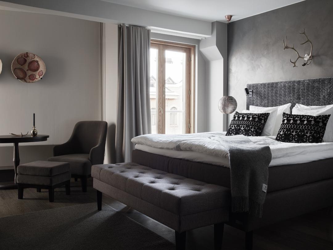 Lapland Hotels Bulevardi, sviitit ja deluxe-huoneet, Helsinki, Finland –  Oak Classic Eben, brushed and matt lacquered - Timberwise