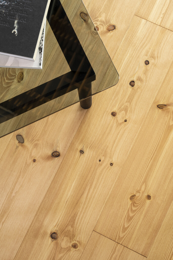 Timberwise Mänty Pine Natural 185mm Cognac Harjattu Öljyvahattu / Brushed Wax oiled