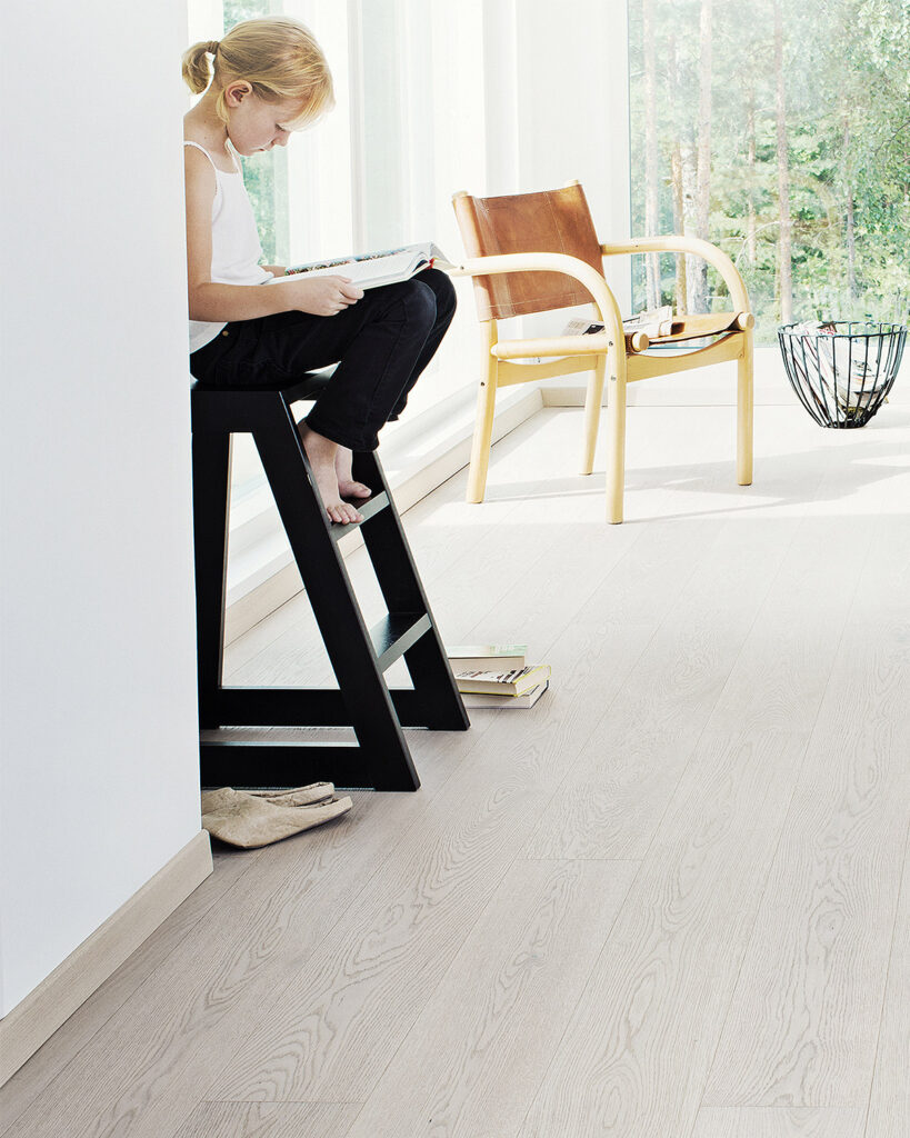 Timberwise-parkettilattia-grey-lapsilukee