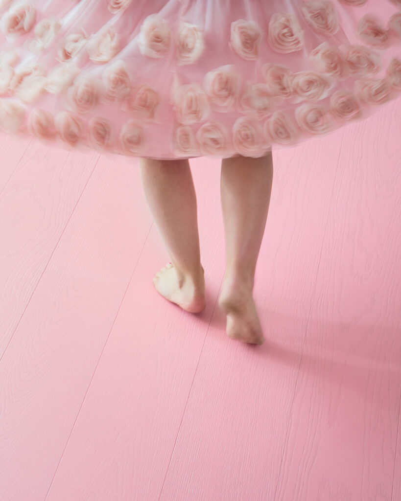 Timberwise-parkettilattia-pink-lapsenjalat